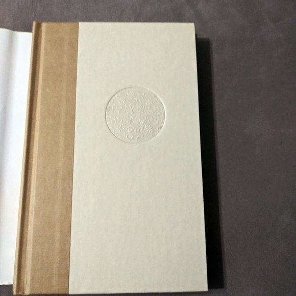 Literature, There is a World Elsewhere by F. Gonzalez-Crussi, Autobiography - Picture 3 of 11